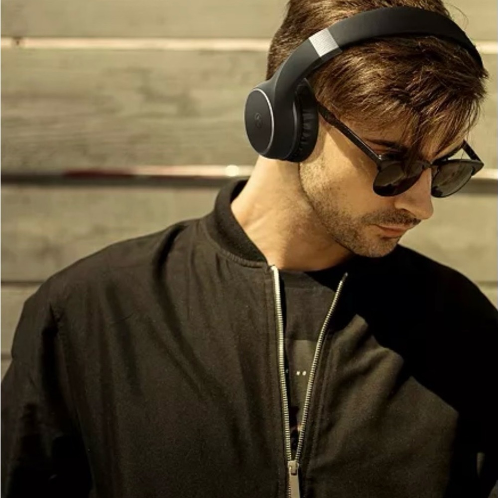 Headphones motorola brand! Are new! Box never had been opened